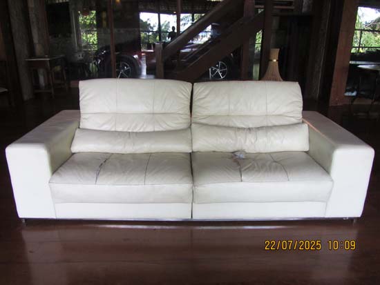 SOFA BRANCO 3 LUGARES