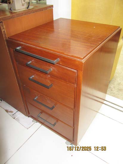 GAVETEIRO MADEIRA RODINHAS