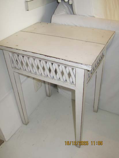 MESA LATERAL BRANCA MADEIRA