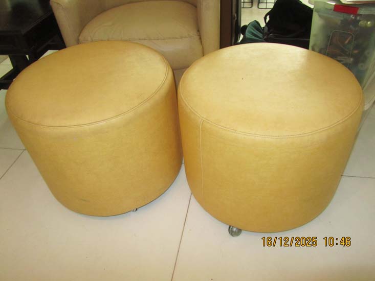 PUFFS REDONDOS AMARELOS