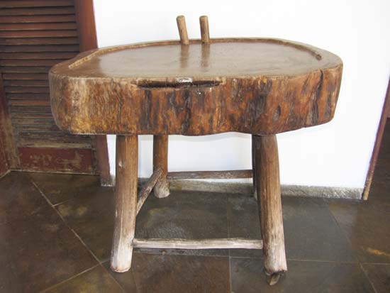 MESA BANCADA TRONCO CHURRASCO