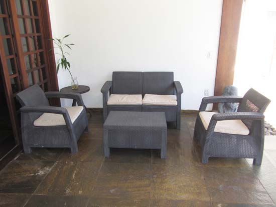 POLTRONAS SOFA E MESA PALHA ARTIFICIAL