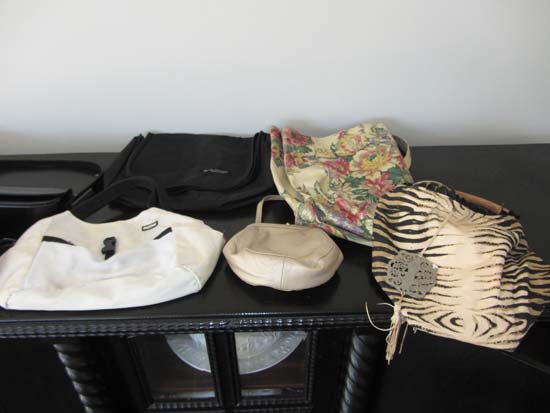 ROUPAS E BOLSAS