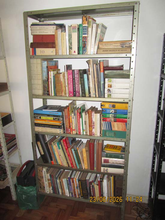 LIVROS E REVISTAS
