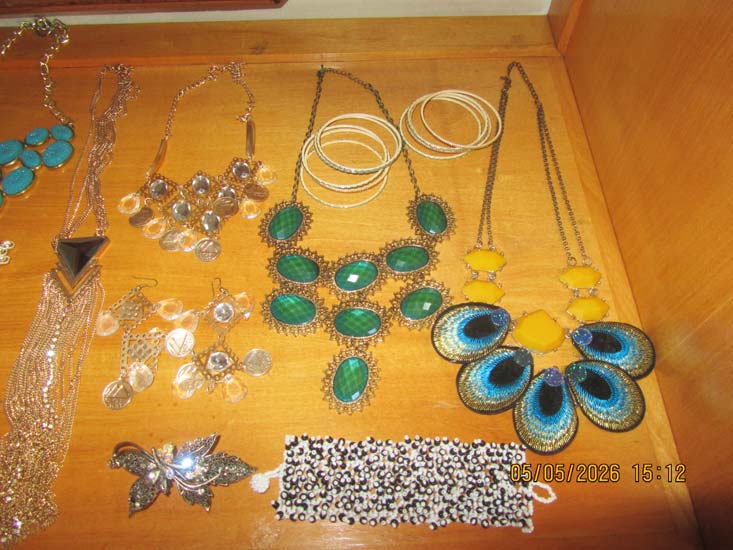 ROUPAS SAPATOS E ACESSORIOS
