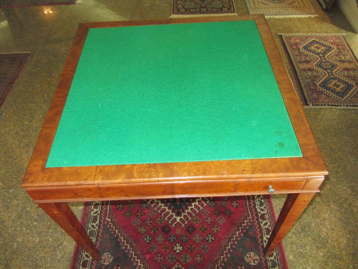 MESA DE JOGO MADEIRA