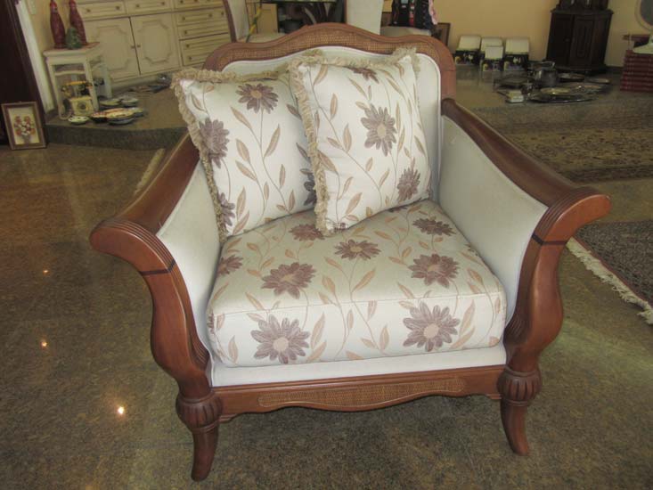 SOFA E POLTRONAS MADEIRA