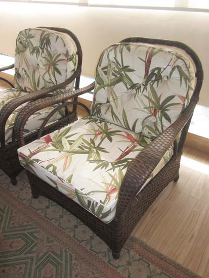 SOFAS POLTRONAS E MESA DE VARANDA