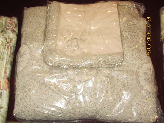 CAMA MESA E BANHO