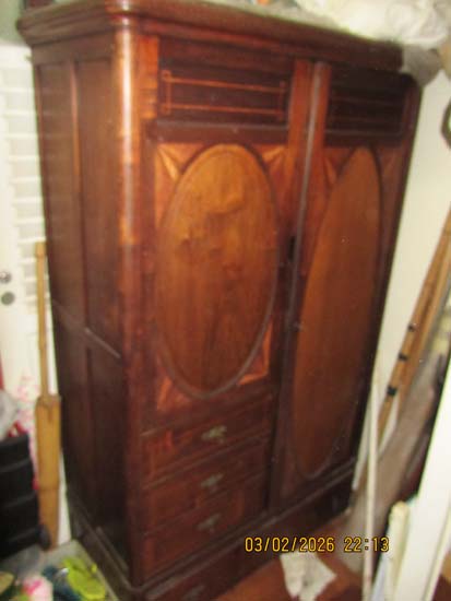 ARMARIO GUARDA ROUPA MADEIRA