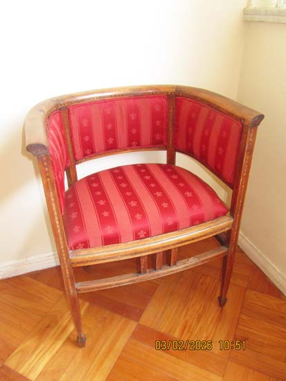 CADEIRA BRACO ESTOFADO VERMELHO