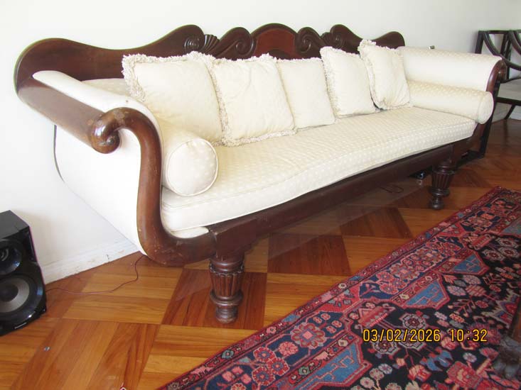 CANAPE MADEIRA ESTOFADO BEGE