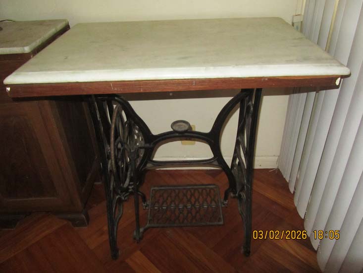 MESA PE FERRO TAMPO MARMORE