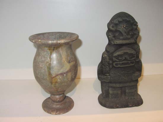 ESCULTURAS E ESTATUETAS