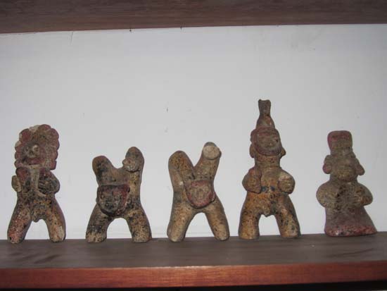 ESCULTURAS E ESTATUETAS