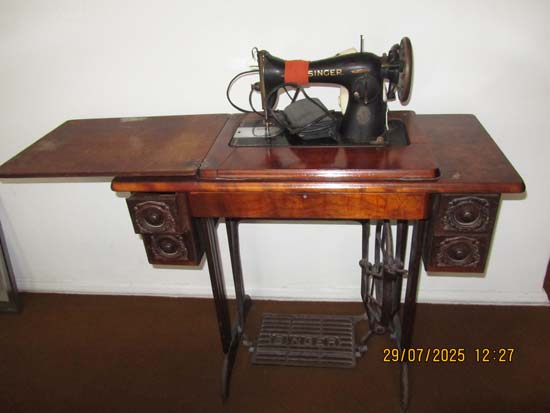 MAQUINA COSTURA SINGER ANTIGA