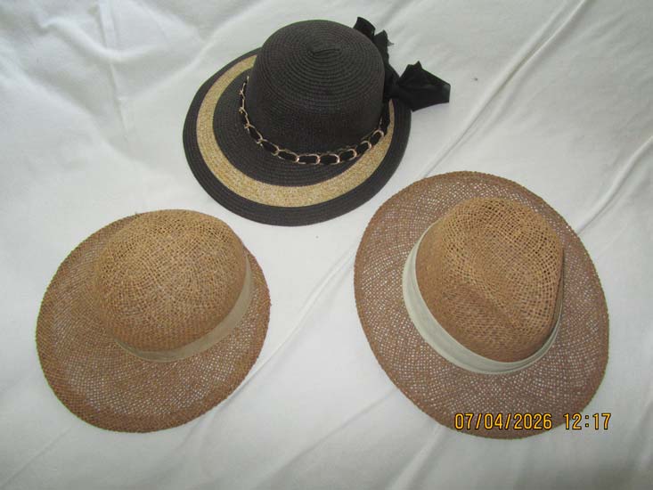 ROUPAS BOLSAS E CHAPEUS